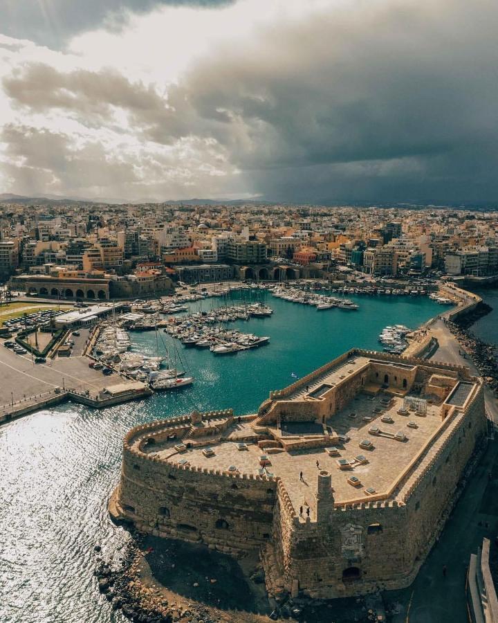 Theros By Agora Luxury Apartments In The Heart Of Heraklion Esterno foto